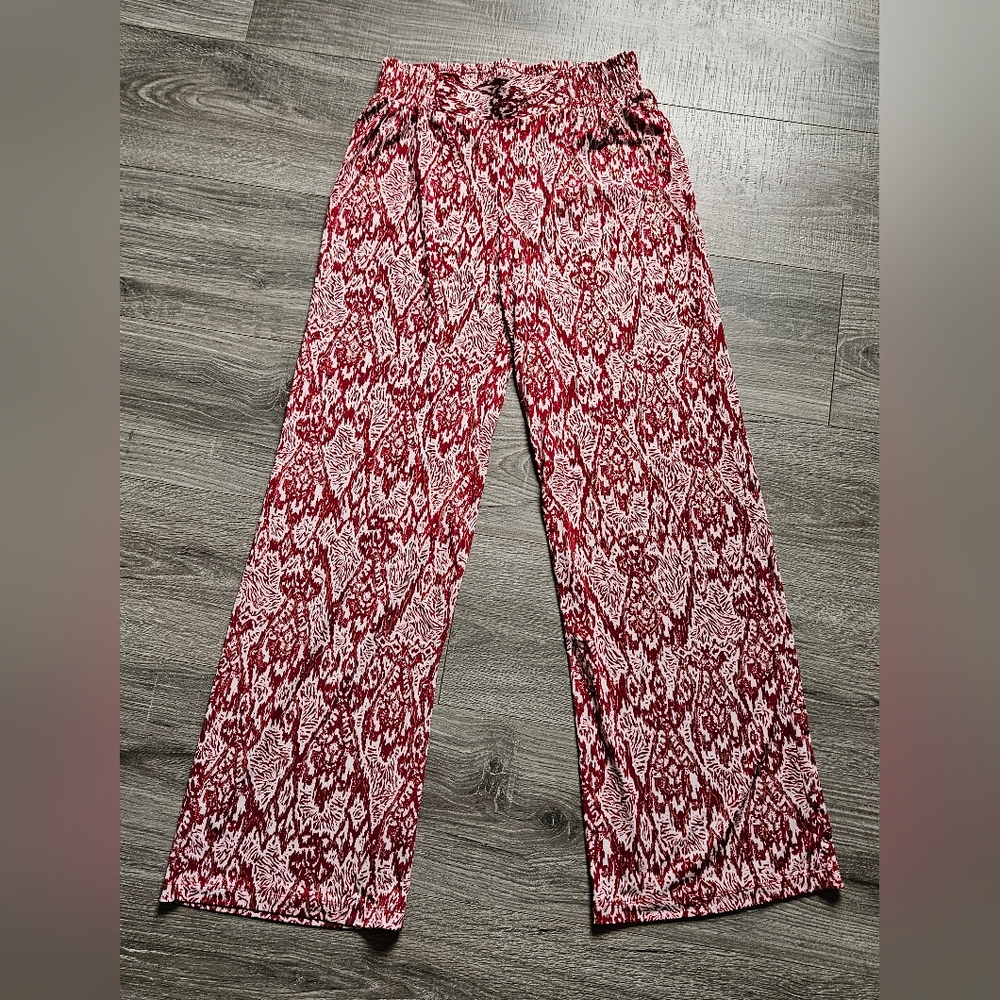 IMAN boho paisley Red White & Gold pull on Wide Leg palazzo pants Small Short